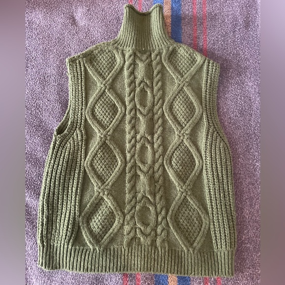 Anthropologie sleeveless sweater, one size. Moss Green - Picture 3 of 3